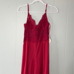 Luxxel Berry Lace Jumpsuit Sz M